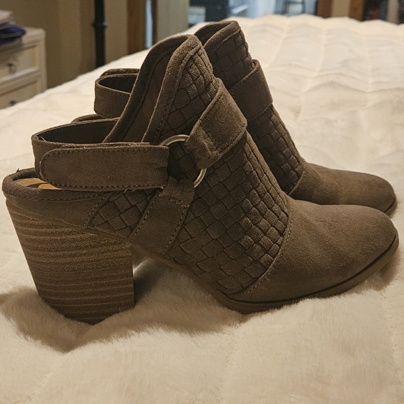 Universal Thread boots - Picture 2 of 10